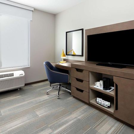 Hampton Inn & Suites San Diego Airport Liberty Station Екстериор снимка
