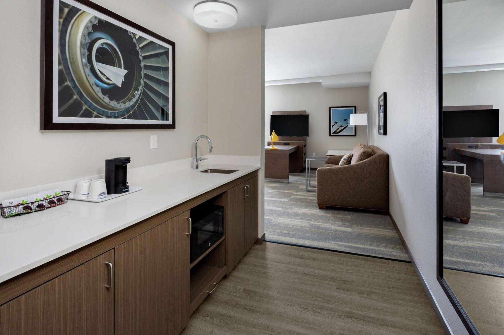 Hampton Inn & Suites San Diego Airport Liberty Station Екстериор снимка
