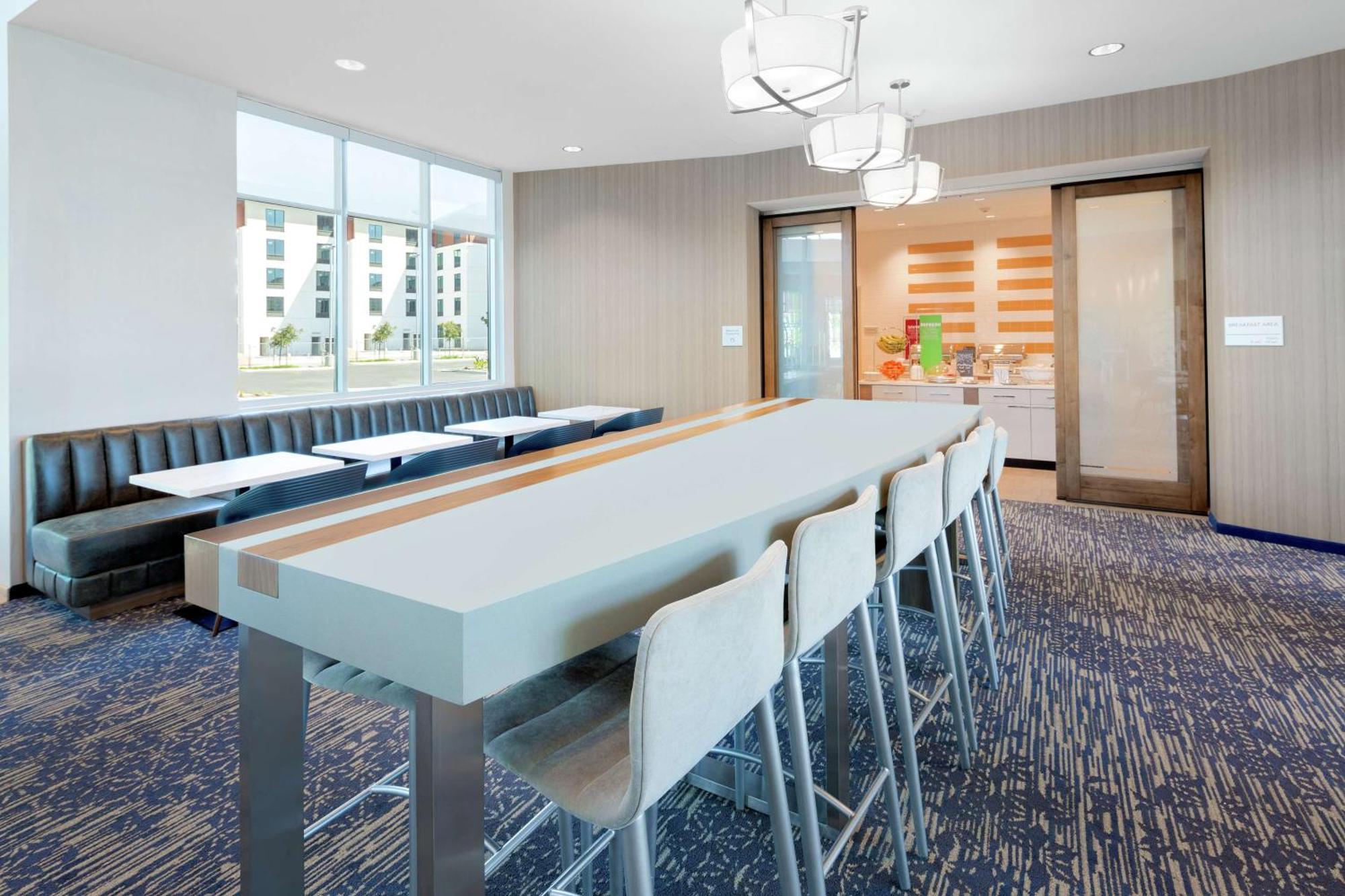 Hampton Inn & Suites San Diego Airport Liberty Station Екстериор снимка