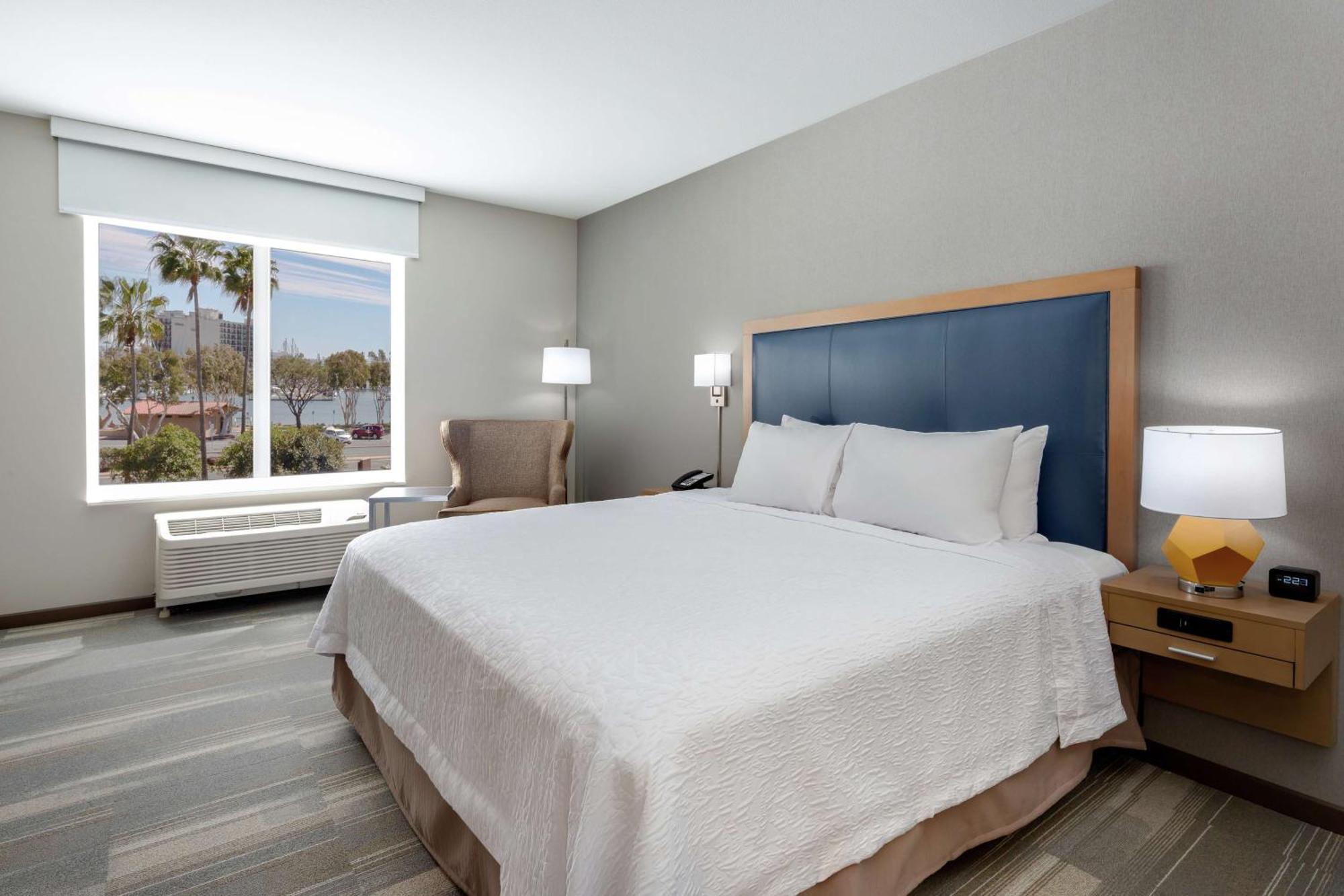 Hampton Inn & Suites San Diego Airport Liberty Station Екстериор снимка