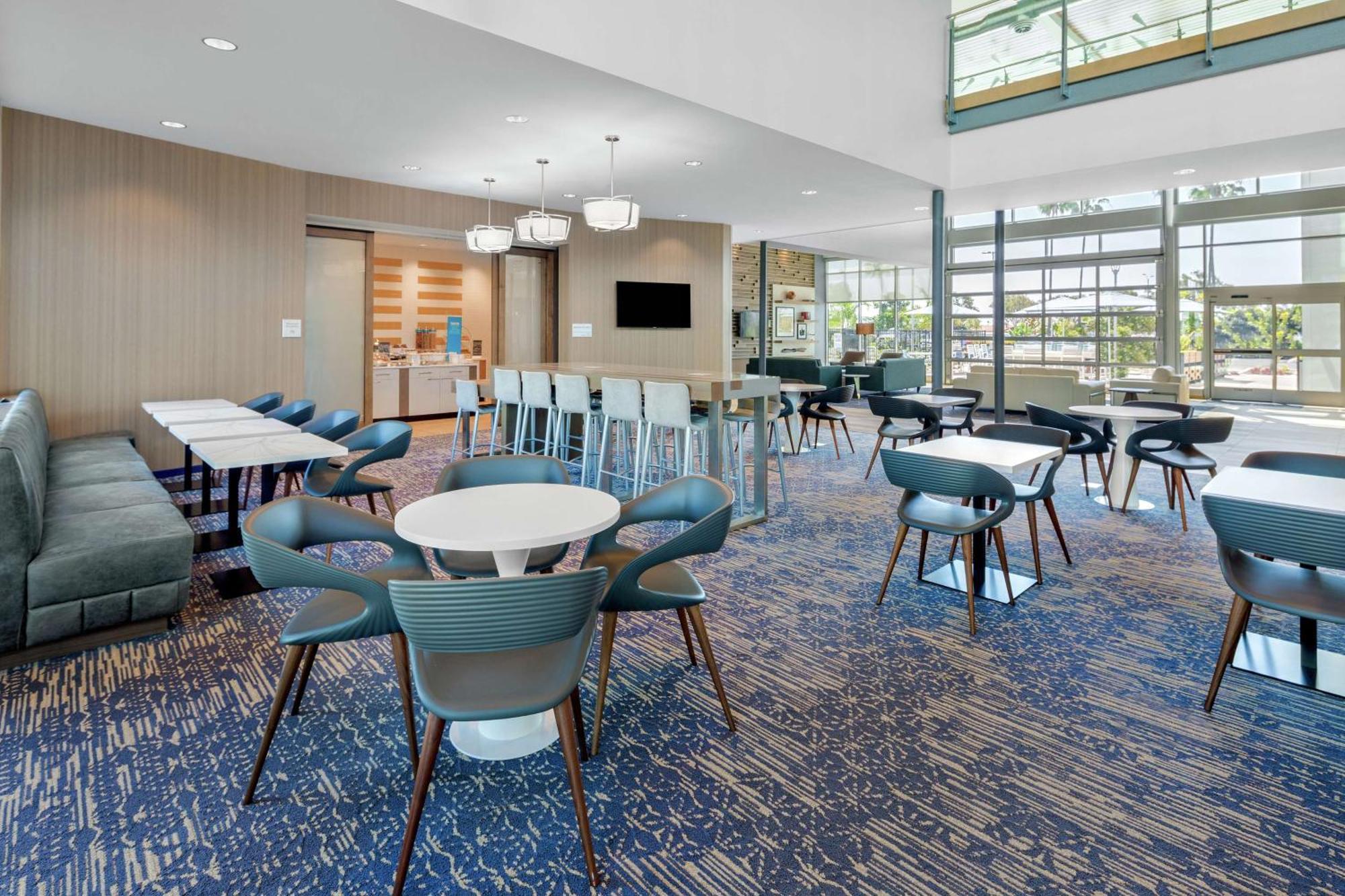 Hampton Inn & Suites San Diego Airport Liberty Station Екстериор снимка