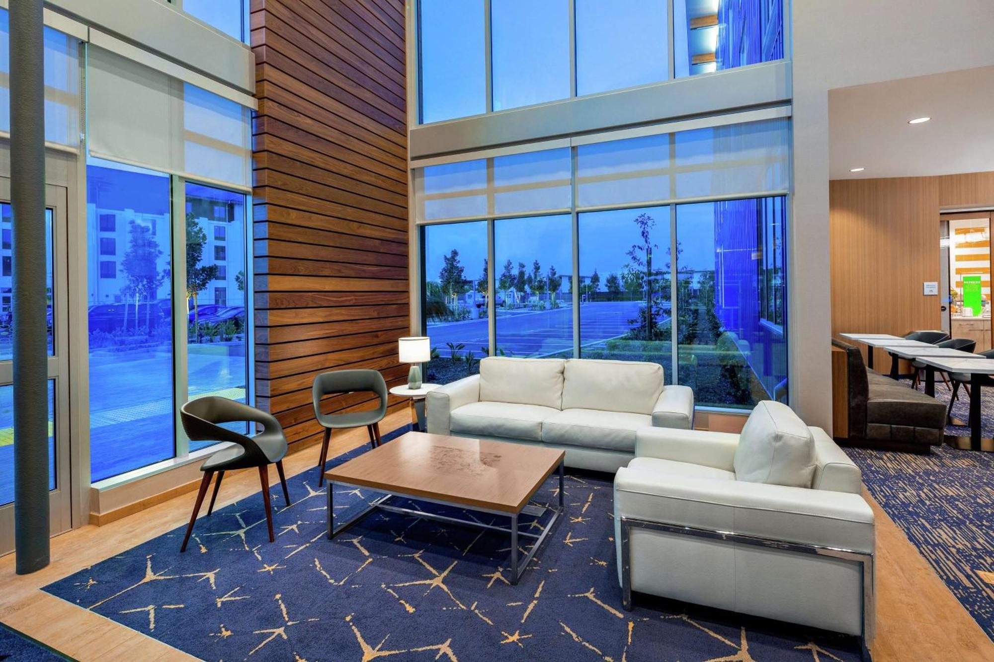 Hampton Inn & Suites San Diego Airport Liberty Station Екстериор снимка